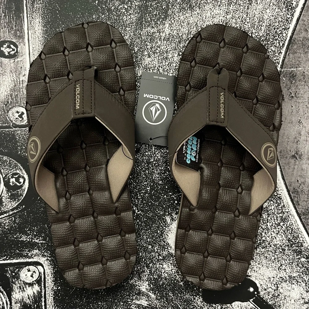 NWT Volcom Sandals